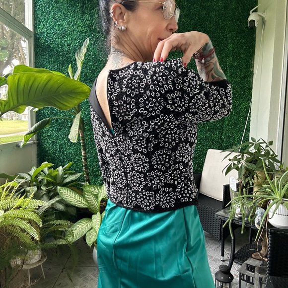 Papell Floral Sequined Black and White Beaded Cropped Top Blouse Cocktail Weddin - Picture 6 of 6